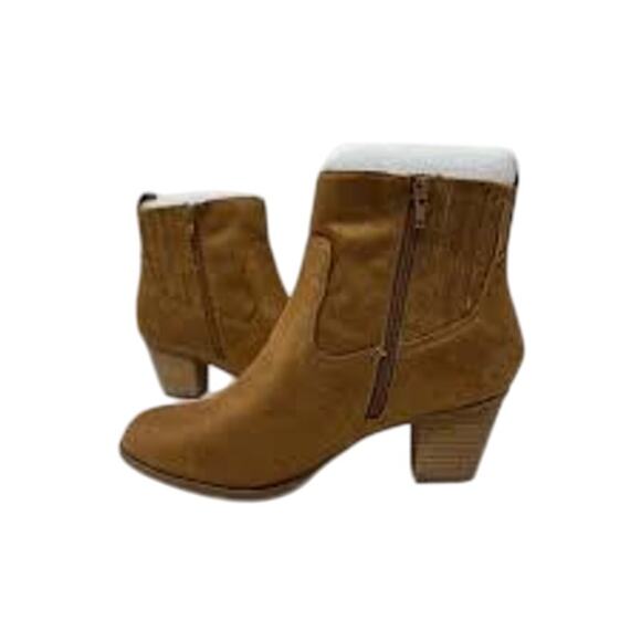 Dolce Vita Caitie Vegan Leather Booties - Picture 1 of 3